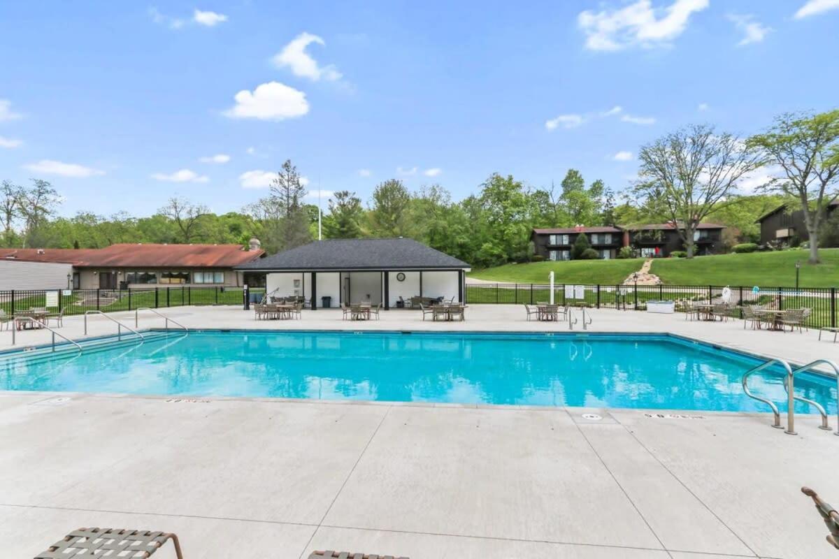 New Lake Como Condo With Lake Views Lake Geneva Luaran gambar