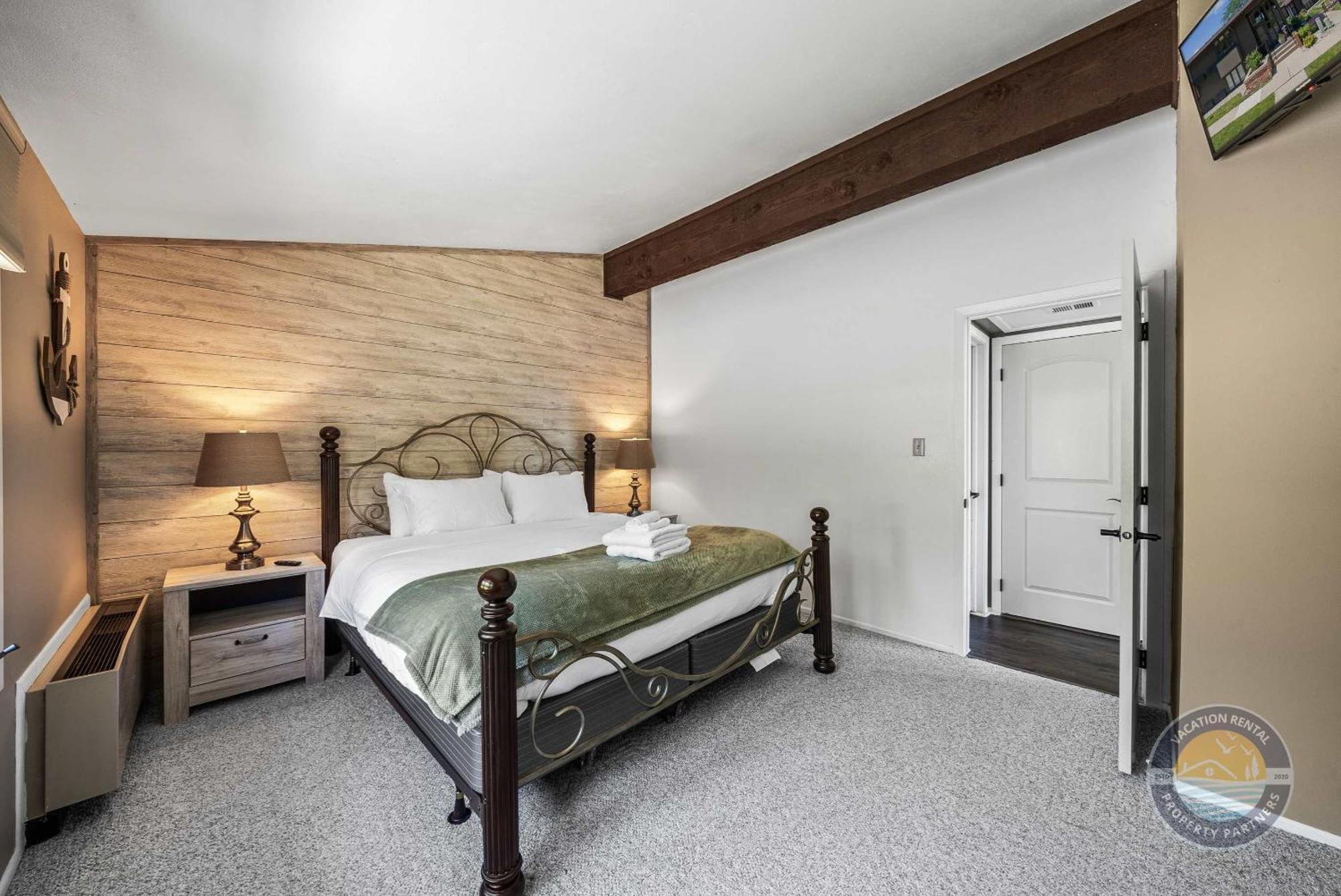New Lake Como Condo With Lake Views Lake Geneva Luaran gambar